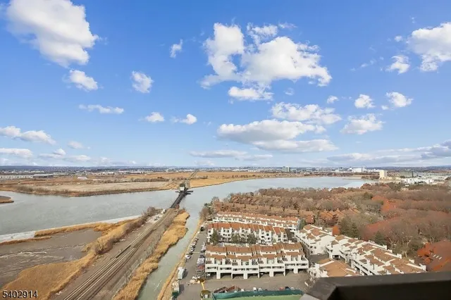 $445,777 | 2138 Harmon Cove Tower, Unit 2138, Secaucus, NJ 07094
