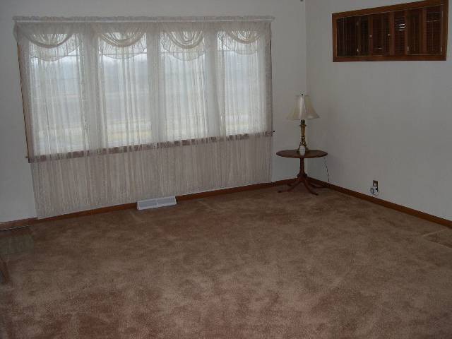 1350 Mt Zion Road Eureka, IL 61530 - Photo 6 of 9 Gallery Image 6