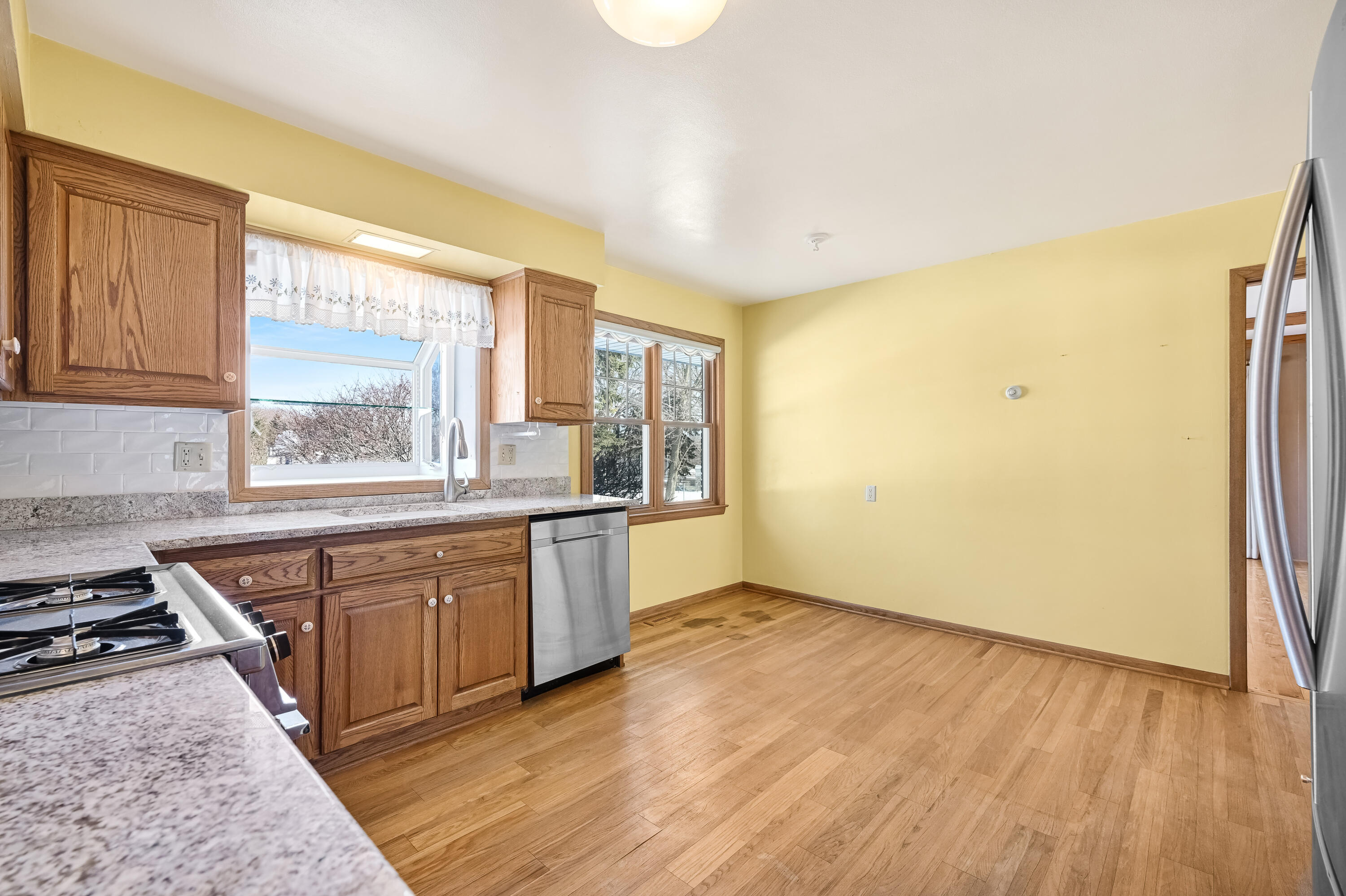 6046 South 22nd Street Milwaukee, WI 53221 - Photo 13 of 33 DSC_ (12)