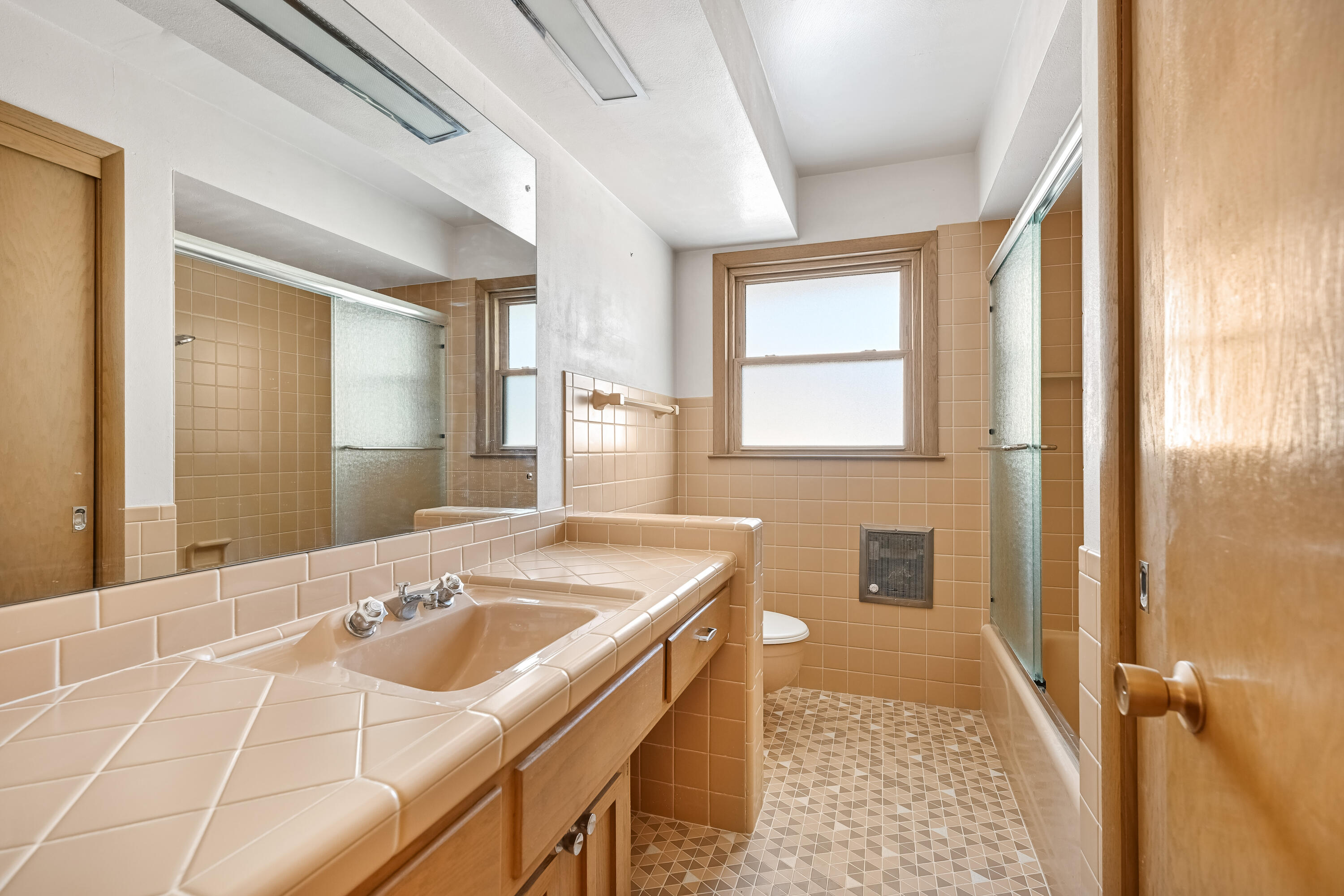 6046 South 22nd Street Milwaukee, WI 53221 - Photo 27 of 33 DSC_ (24)