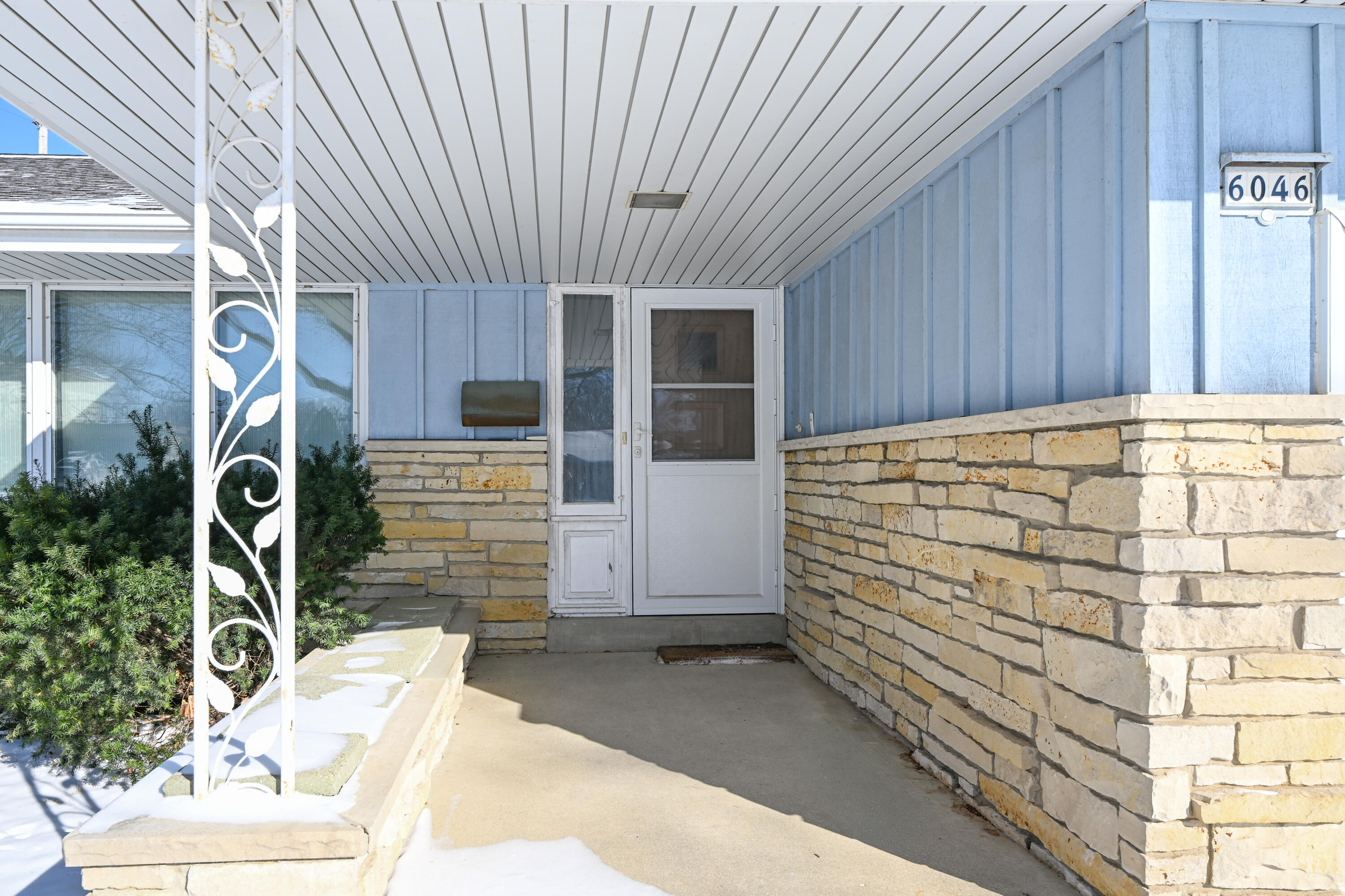 6046 South 22nd Street Milwaukee, WI 53221 - Photo 5 of 33 DSC_ (4)