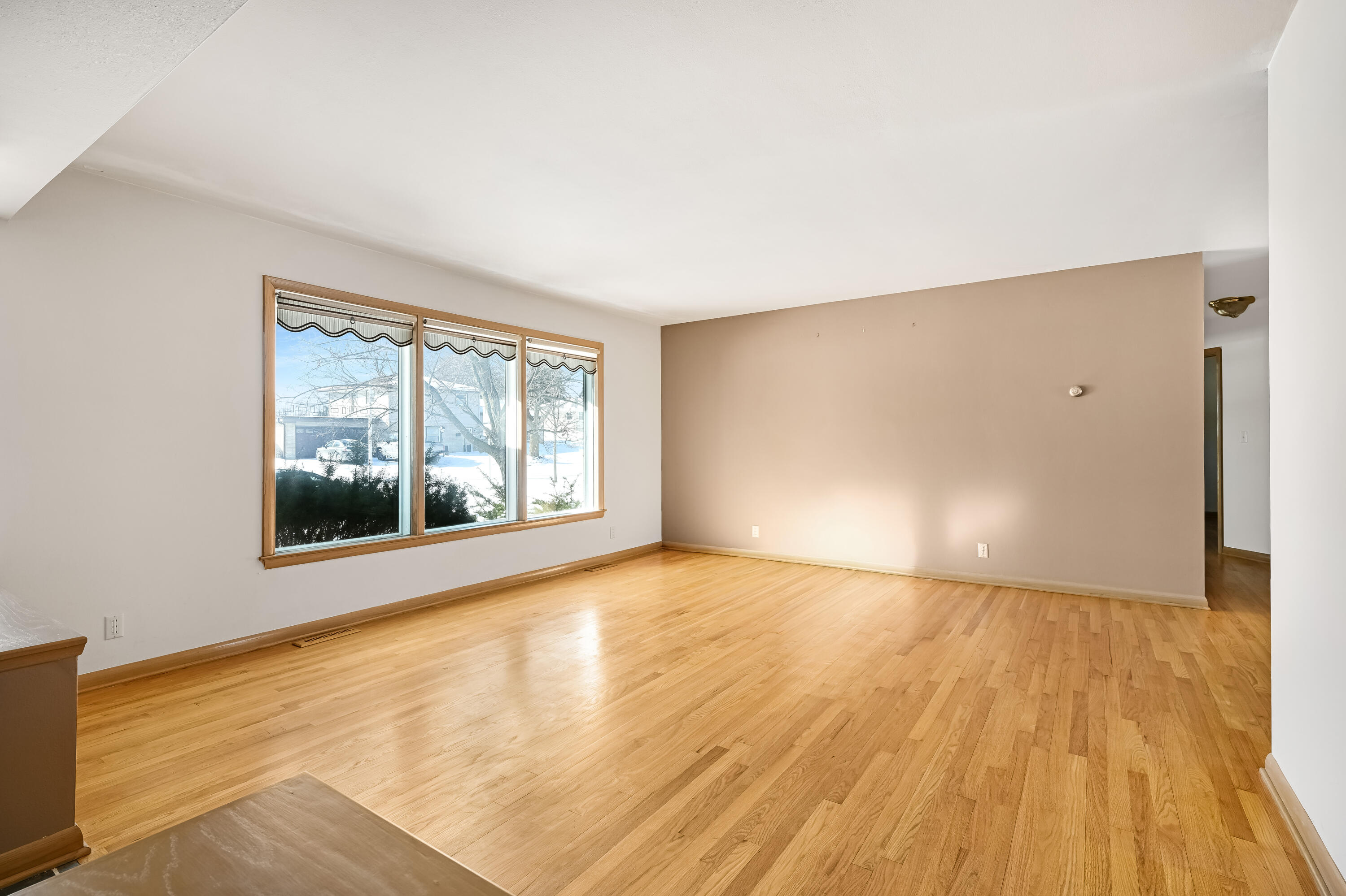 6046 South 22nd Street Milwaukee, WI 53221 - Photo 7 of 33 DSC_ (6)