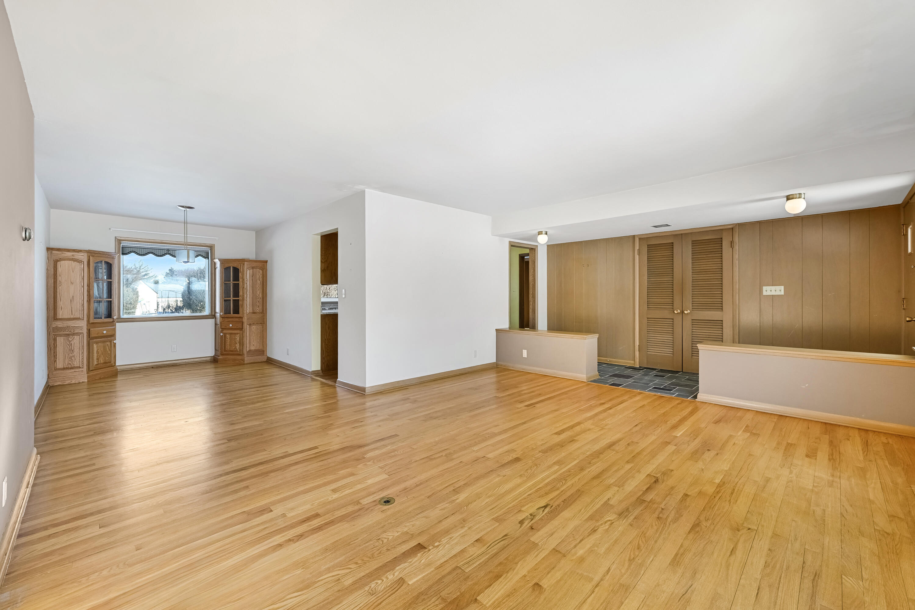 6046 South 22nd Street Milwaukee, WI 53221 - Photo 9 of 33 DSC_ (9)