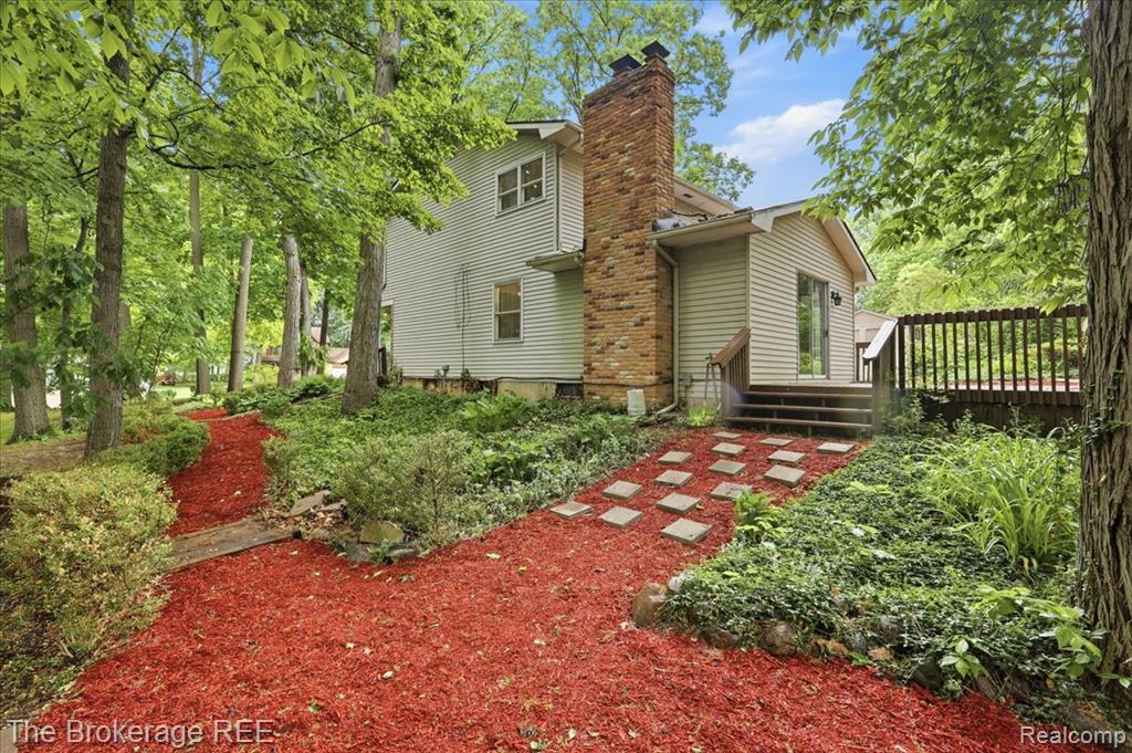 5639 Cross Village Road Grand Blanc, MI 48439 - Photo 9 of 30