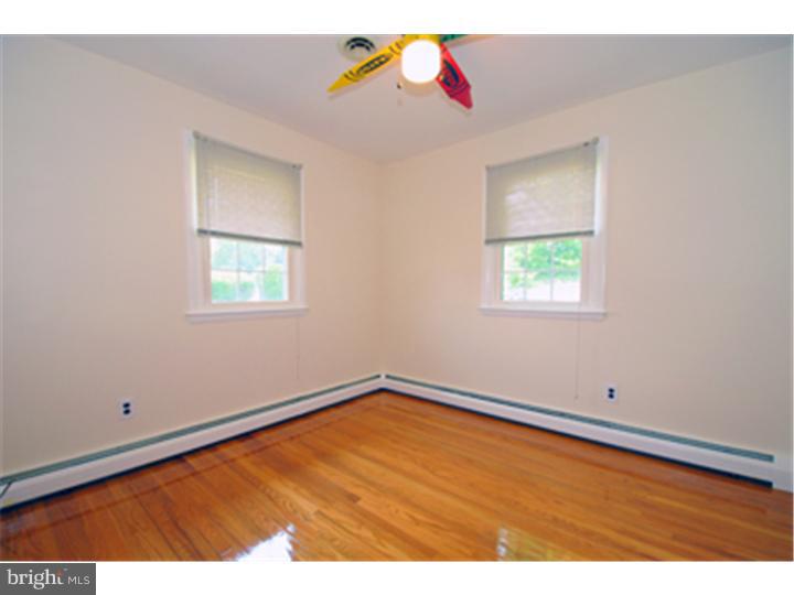 816 Markham Place Springfield, PA 19064 - Photo 7 of 12 Bedroom 2