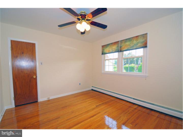 816 Markham Place Springfield, PA 19064 - Photo 8 of 12 Bedroom 3
