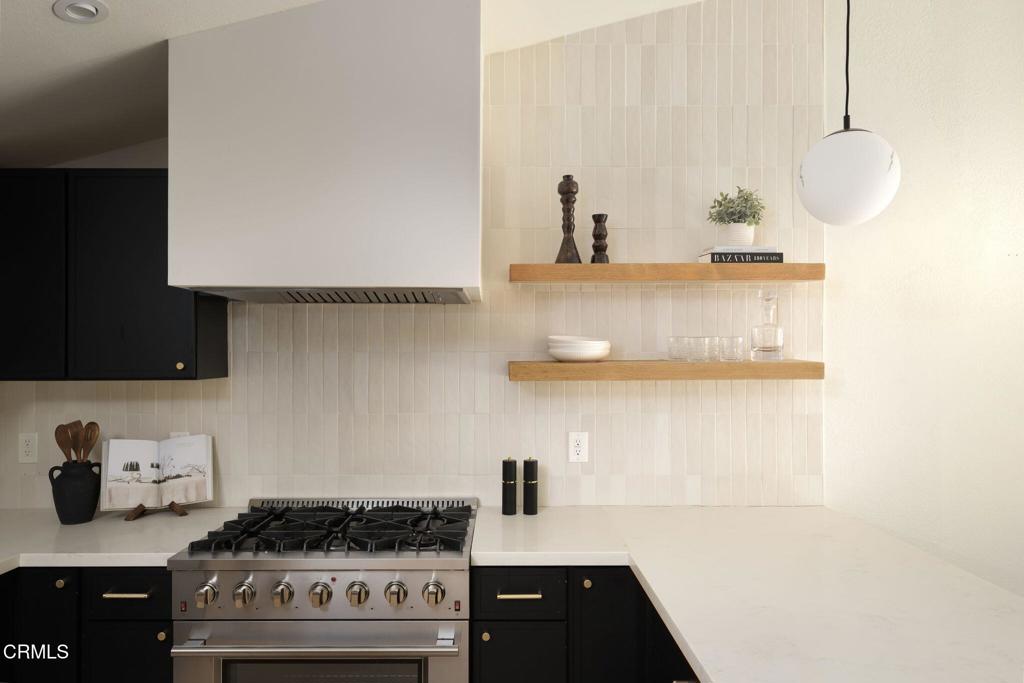 950 North Summit Avenue Pasadena, CA 91103 - Photo 11 of 25 Kitchen