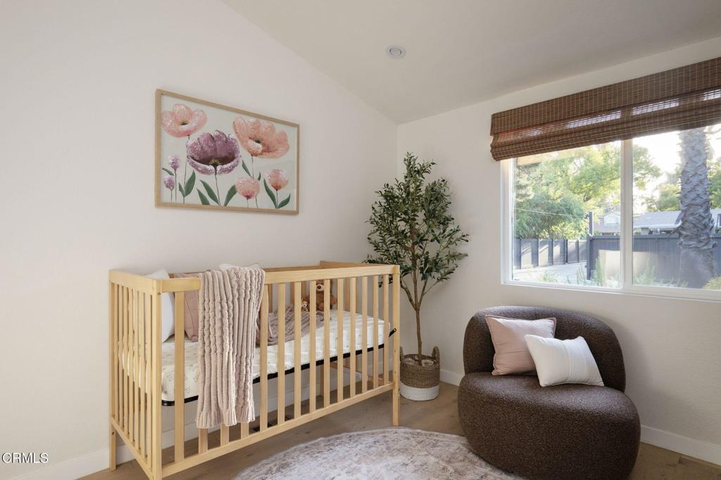950 North Summit Avenue Pasadena, CA 91103 - Photo 22 of 25 Bedroom #3