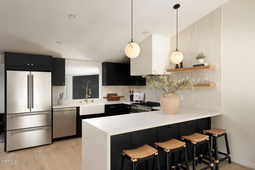 950 North Summit Avenue Pasadena, CA 91103 - Photo 9 of 25 Open Kitchen