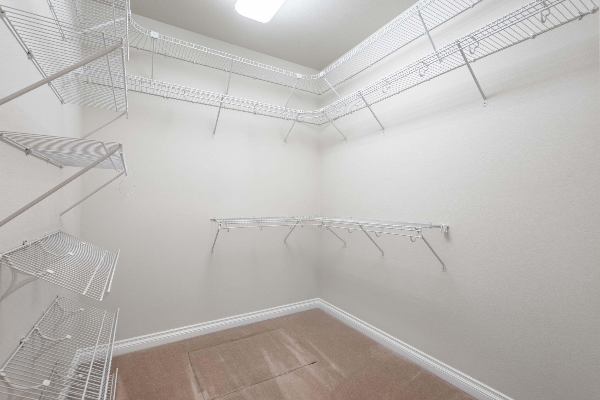 1726 Northwest Cliffside Way Redmond, OR 97756 - Photo 21 of 36 a view of a room