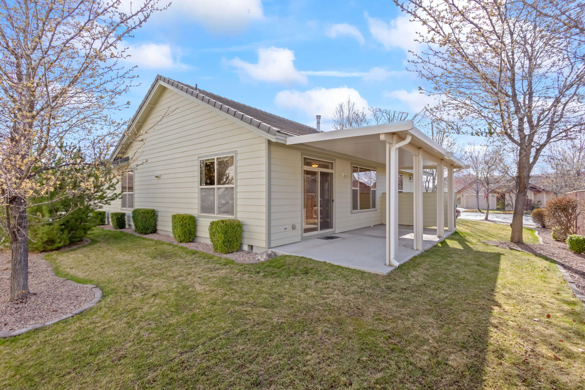 1726 Northwest Cliffside Way Redmond, OR 97756 - Photo 31 of 36 a view of a house with a yard