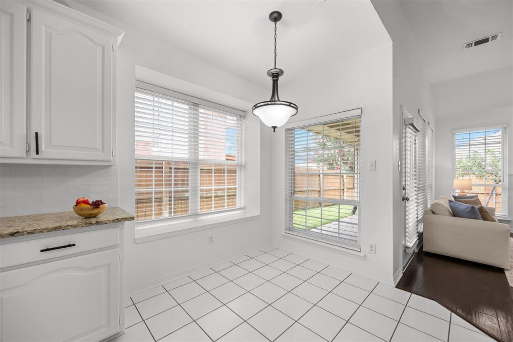 9446 Abbey Road Irving, TX 75063 - Photo 13 of 40