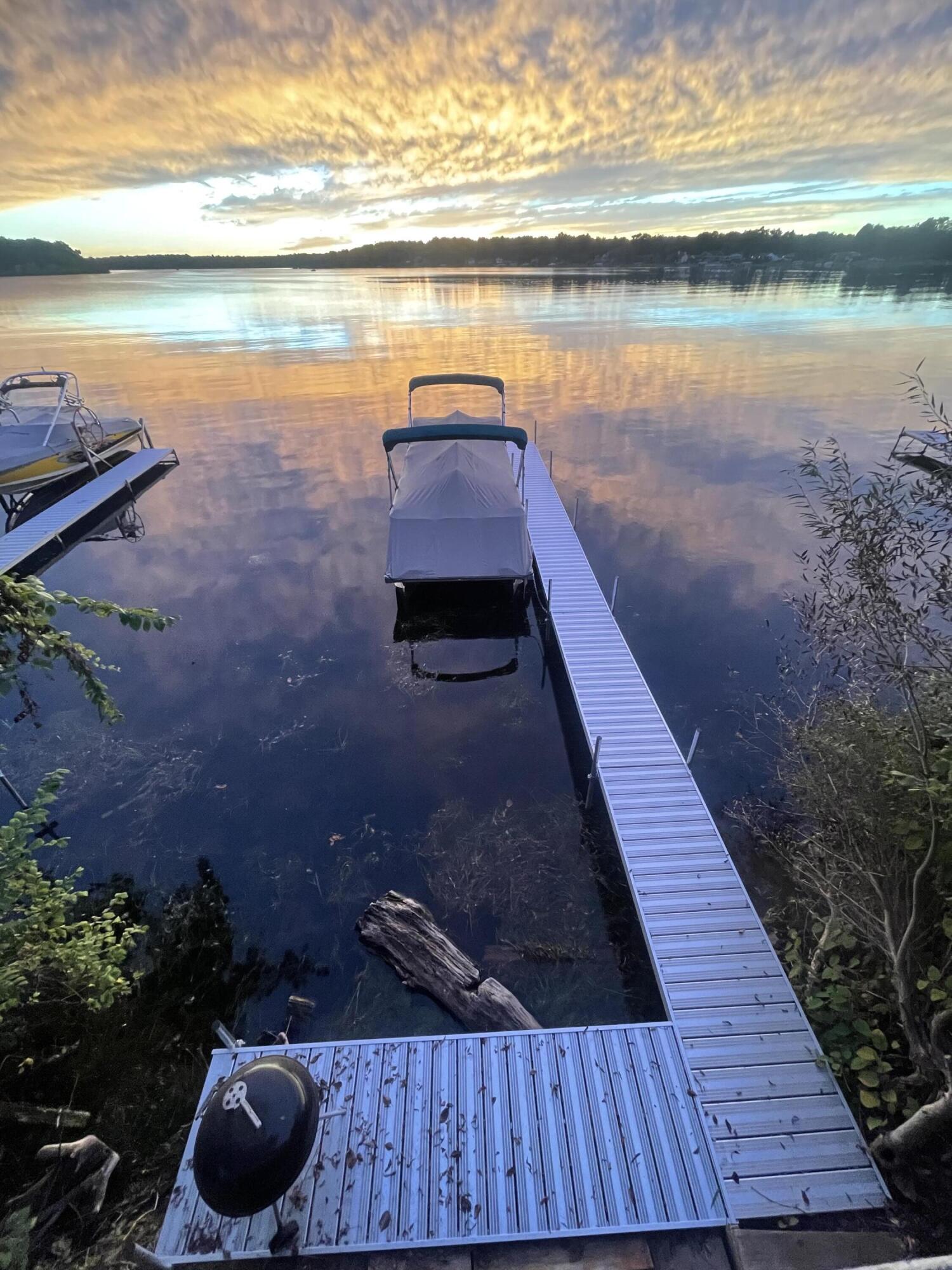 10901 Portage Road Portage, MI 49002 - Photo 3 of 26 sunset boat