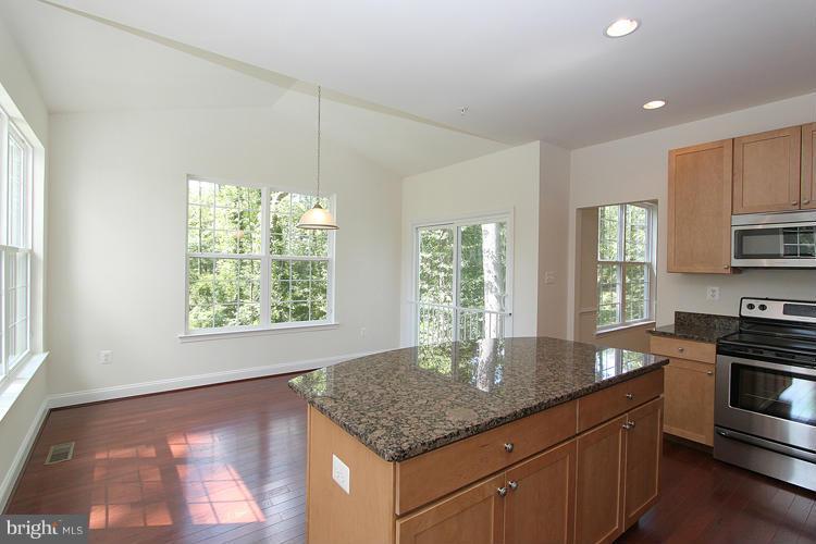 6407 Northam Road Temple Hills, MD 20748 - Photo 11 of 24 Kitchen