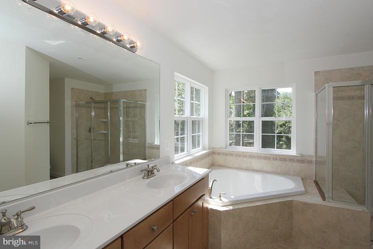 6407 Northam Road Temple Hills, MD 20748 - Photo 22 of 24 Bath (Master)