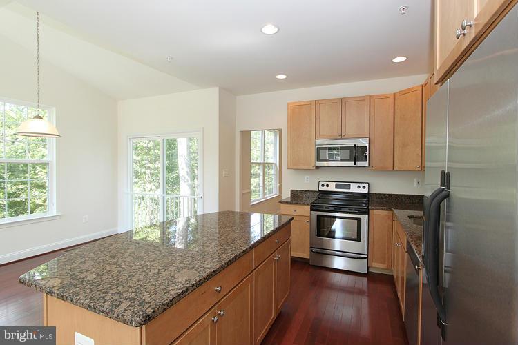 6407 Northam Road Temple Hills, MD 20748 - Photo 10 of 24 Kitchen