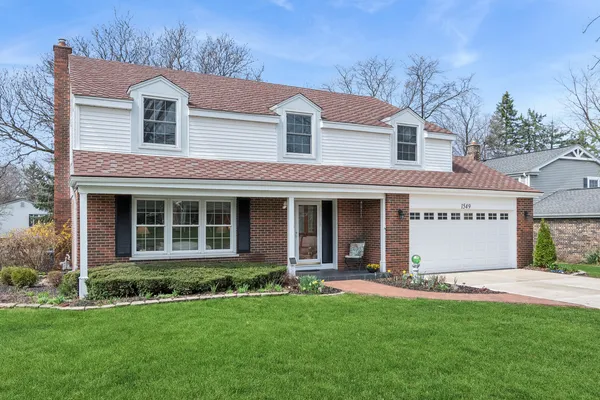 $590,000 | 1549 Chippewa Drive, Naperville, IL 60563
