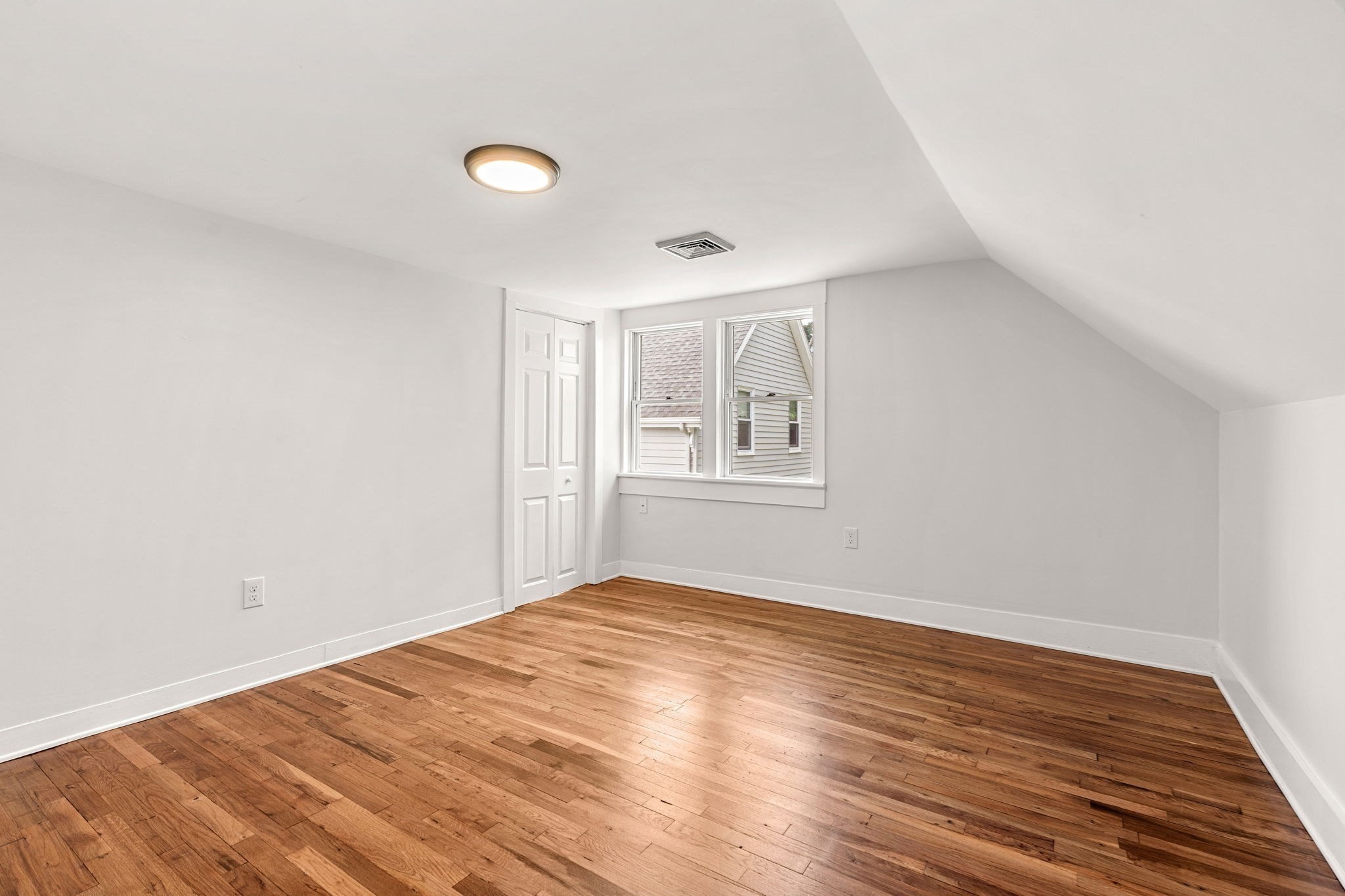 17 Cottage Street Marblehead, MA 01945 - Photo 15 of 27 Gallery Image 15