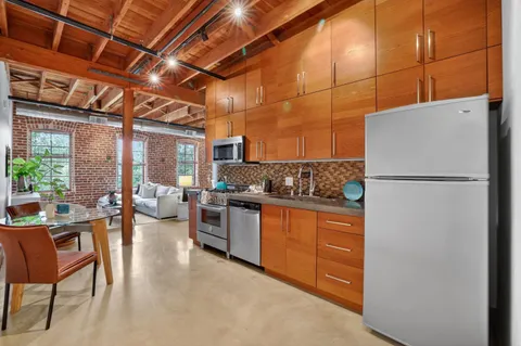 $518,000 | 1725 14th Street, Unit 206, Sacramento, CA 95811