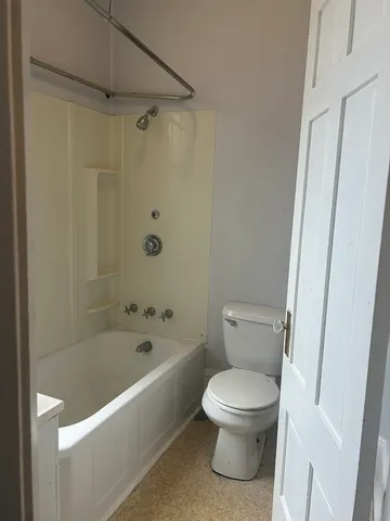 $1,050 | 542 County Street, Unit 8, New Bedford, MA 02740