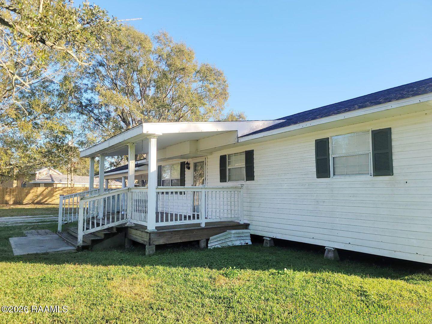 117 Mallet Cove Loop Eunice, LA 70535 - Photo 4 of 17 cc723f2e-d353-4dd6-9dc2-d009ae04a990-thu