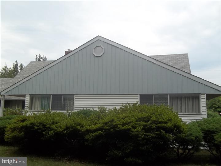 35 Red Berry Road Levittown, PA 19056 - Photo 6 of 11 Exterior Front