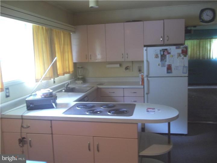 35 Red Berry Road Levittown, PA 19056 - Photo 8 of 11 Kitchen