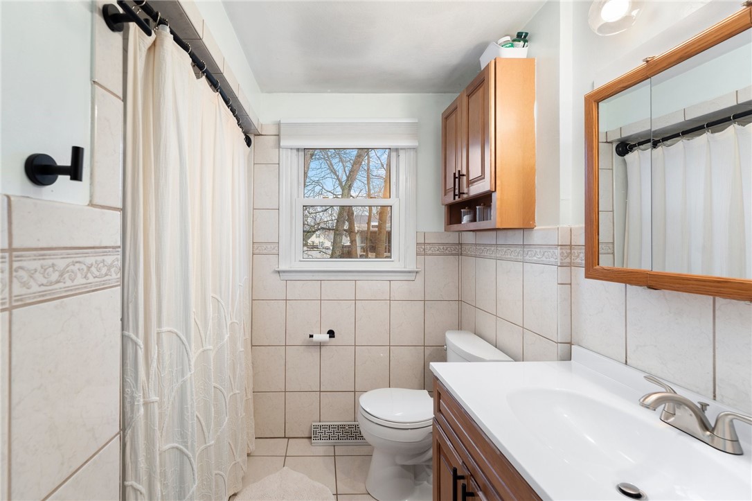 236 Read Avenue Coventry, RI 02816 - Photo 19 of 26