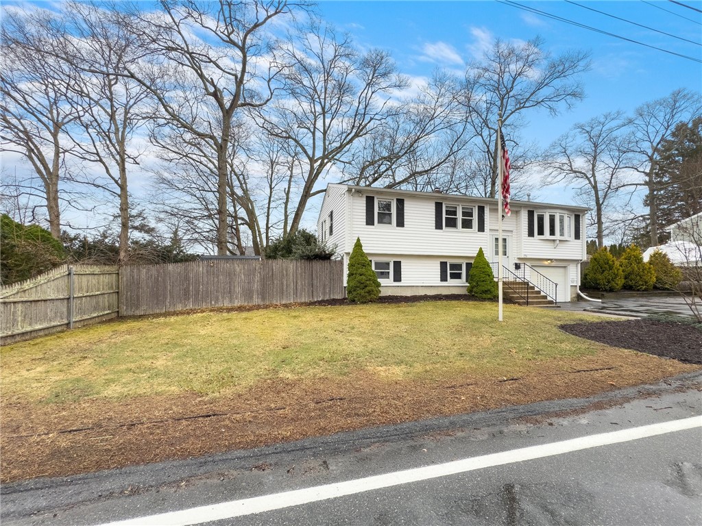 236 Read Avenue Coventry, RI 02816 - Photo 3 of 26