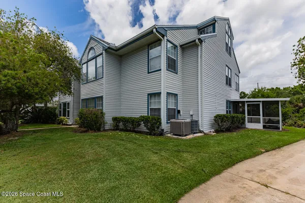 $195,000 | 4895 Lake Waterford Way West, Unit 2207, Melbourne, FL 32901