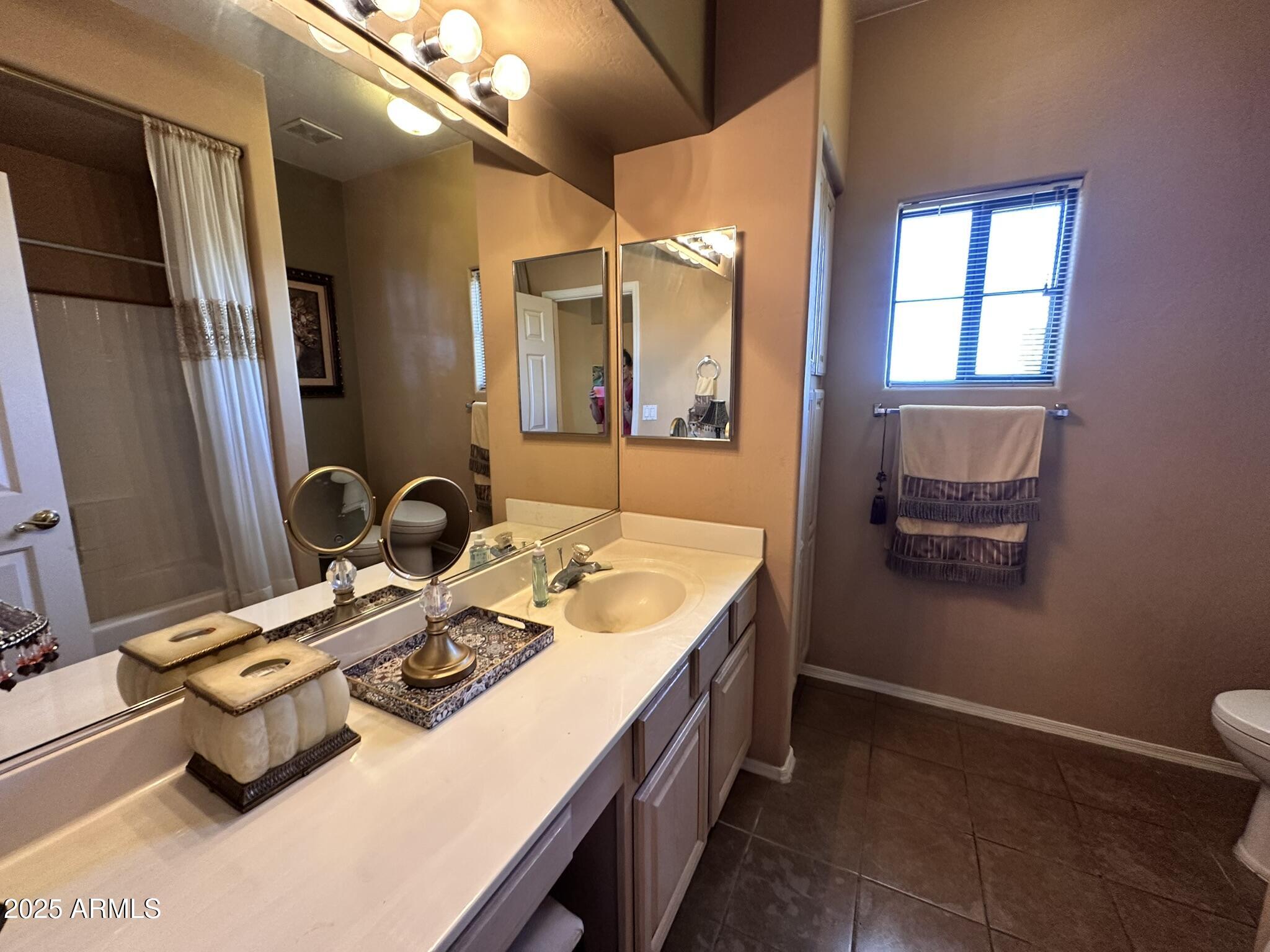 17237 East Grande Boulevard, Unit 205 Fountain Hills, AZ 85268 - Photo 24 of 25 Full Guest bath