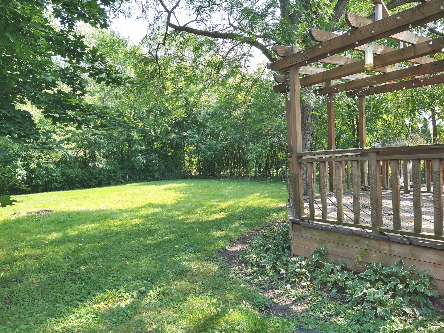 241 Red Oak Road Northbrook, IL 60062 - Photo 11 of 11 a view of yard from a balcony