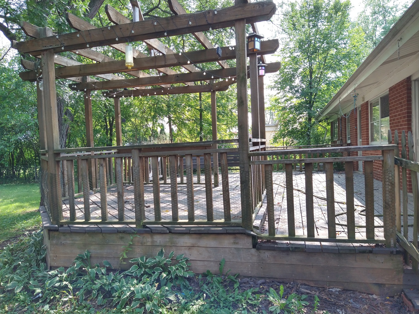 241 Red Oak Road Northbrook, IL 60062 - Photo 10 of 11 a view of a back yard from a patio