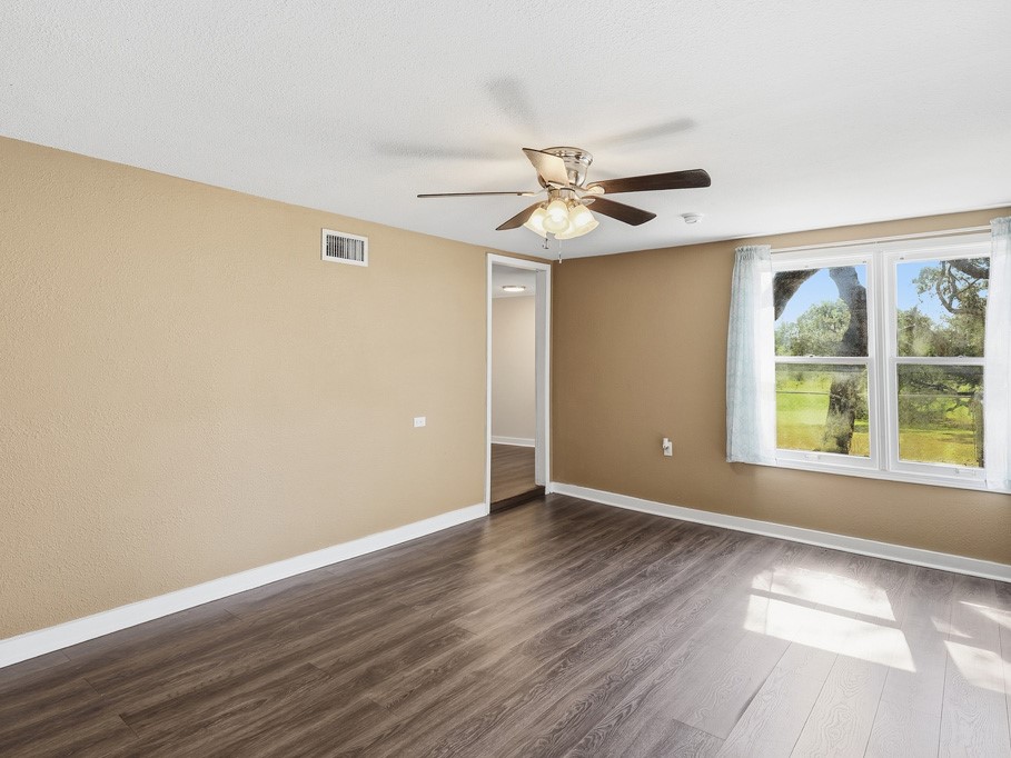 1410 South Mathis Street Rockport, TX 78382 - Photo 8 of 53 Gallery Image 8
