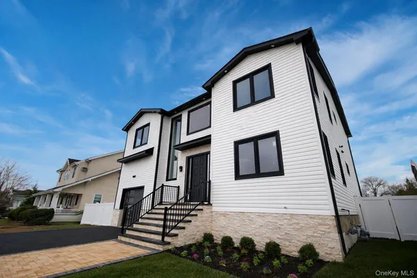 $1,500,000 | 2460 Centre Avenue, Bellmore, NY 11710