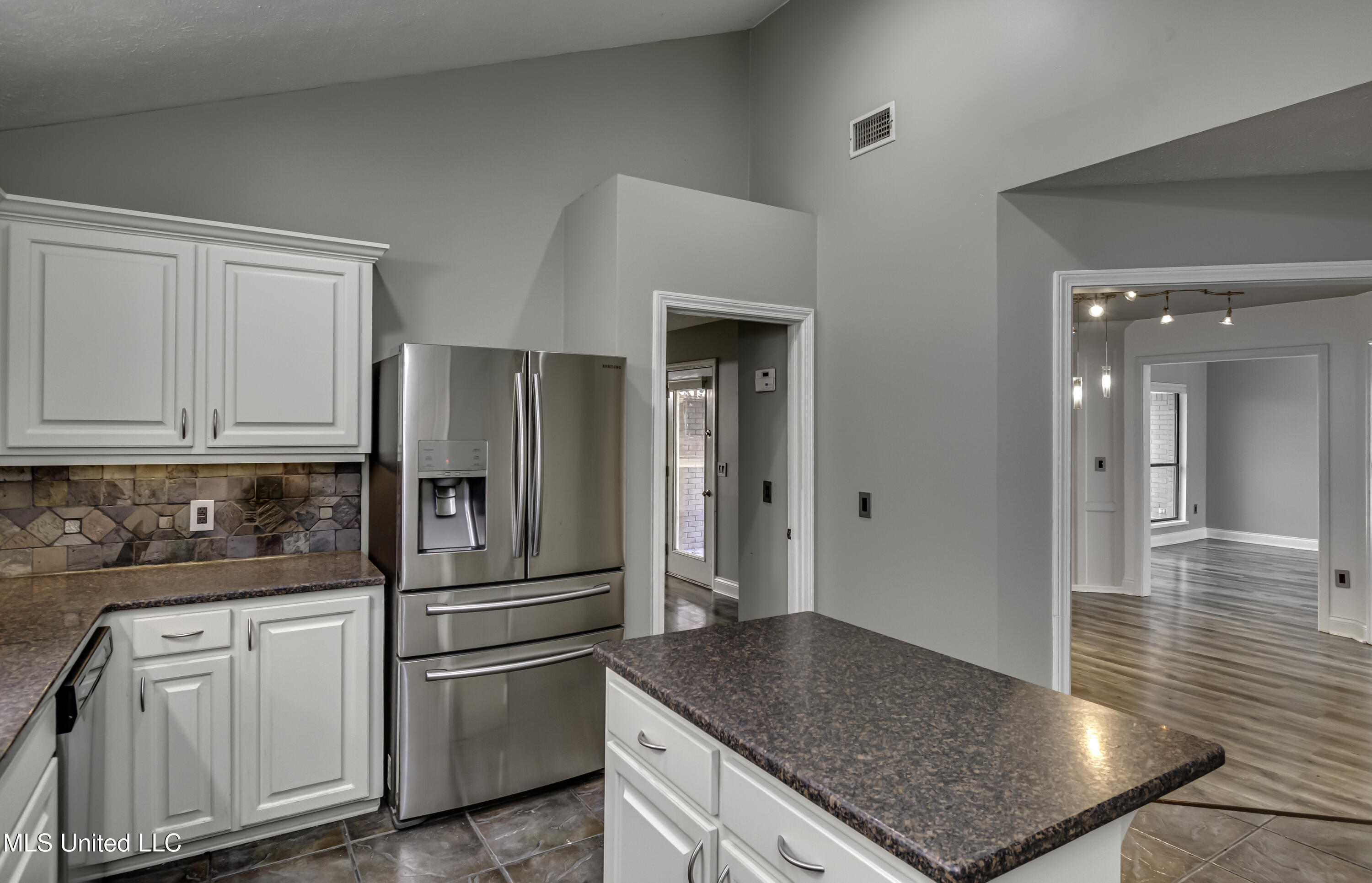 110 Meadowview Drive Brandon, MS 39047 - Photo 13 of 57 110 Meadowview Dr--30