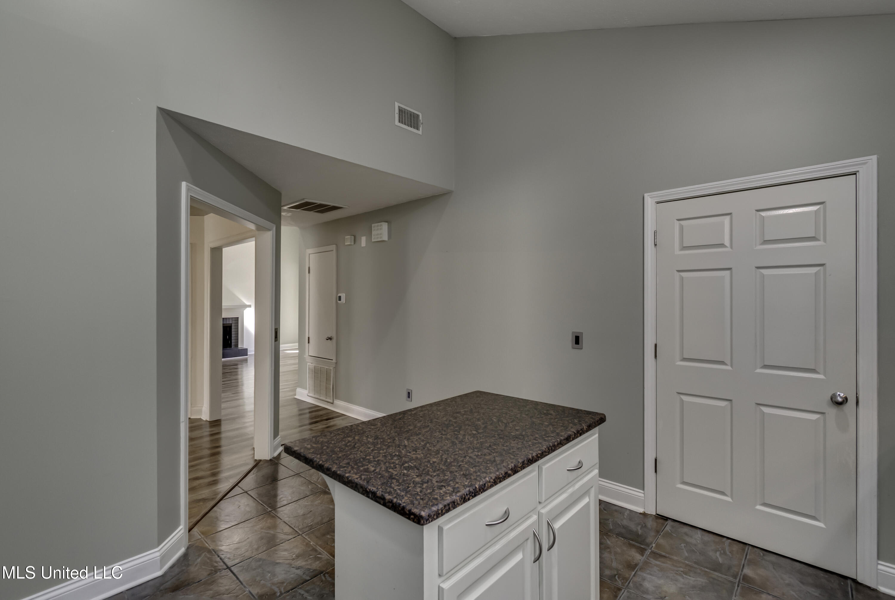 110 Meadowview Drive Brandon, MS 39047 - Photo 14 of 57 110 Meadowview Dr--34