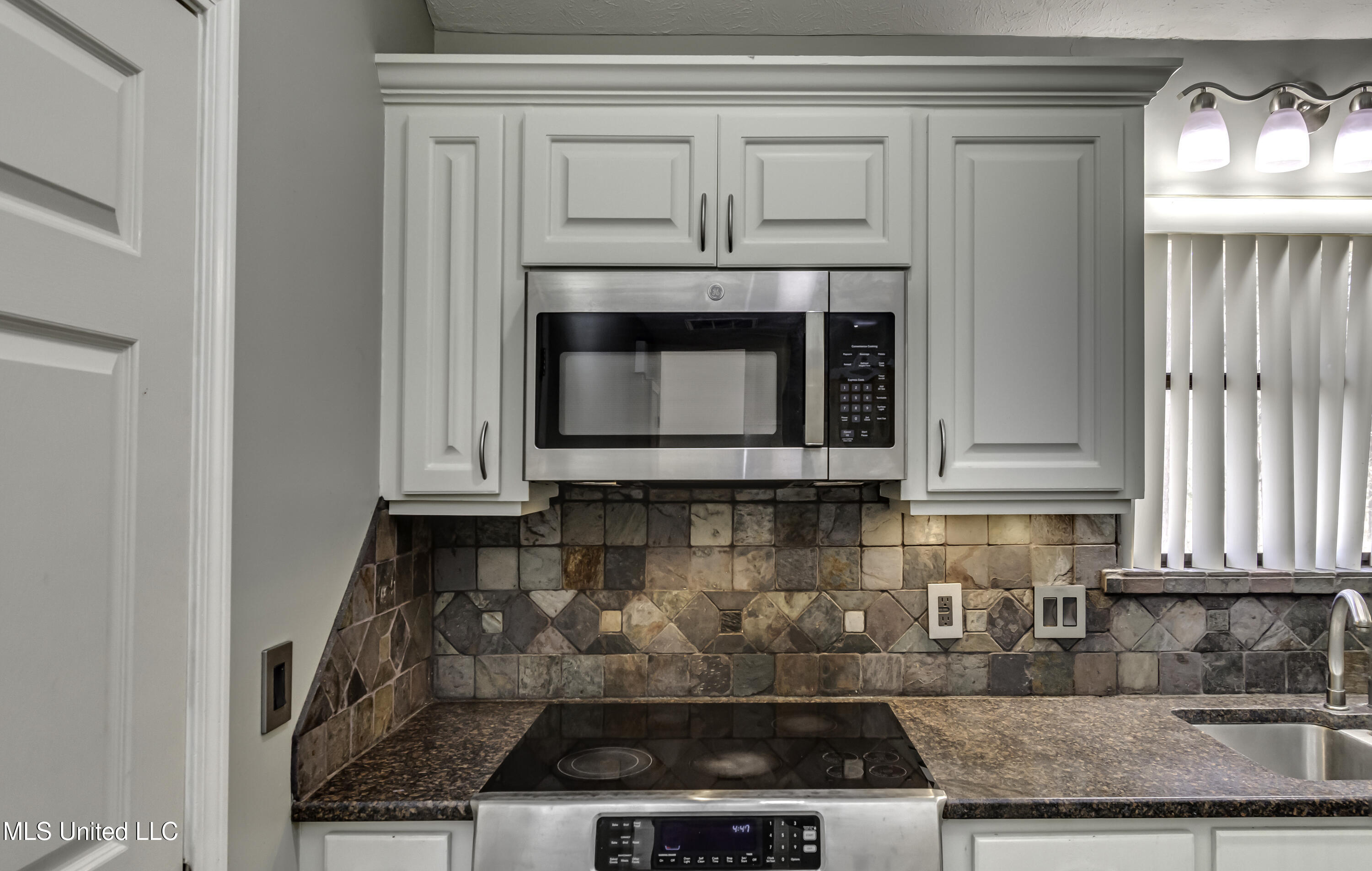 110 Meadowview Drive Brandon, MS 39047 - Photo 15 of 57 110 Meadowview Dr--35