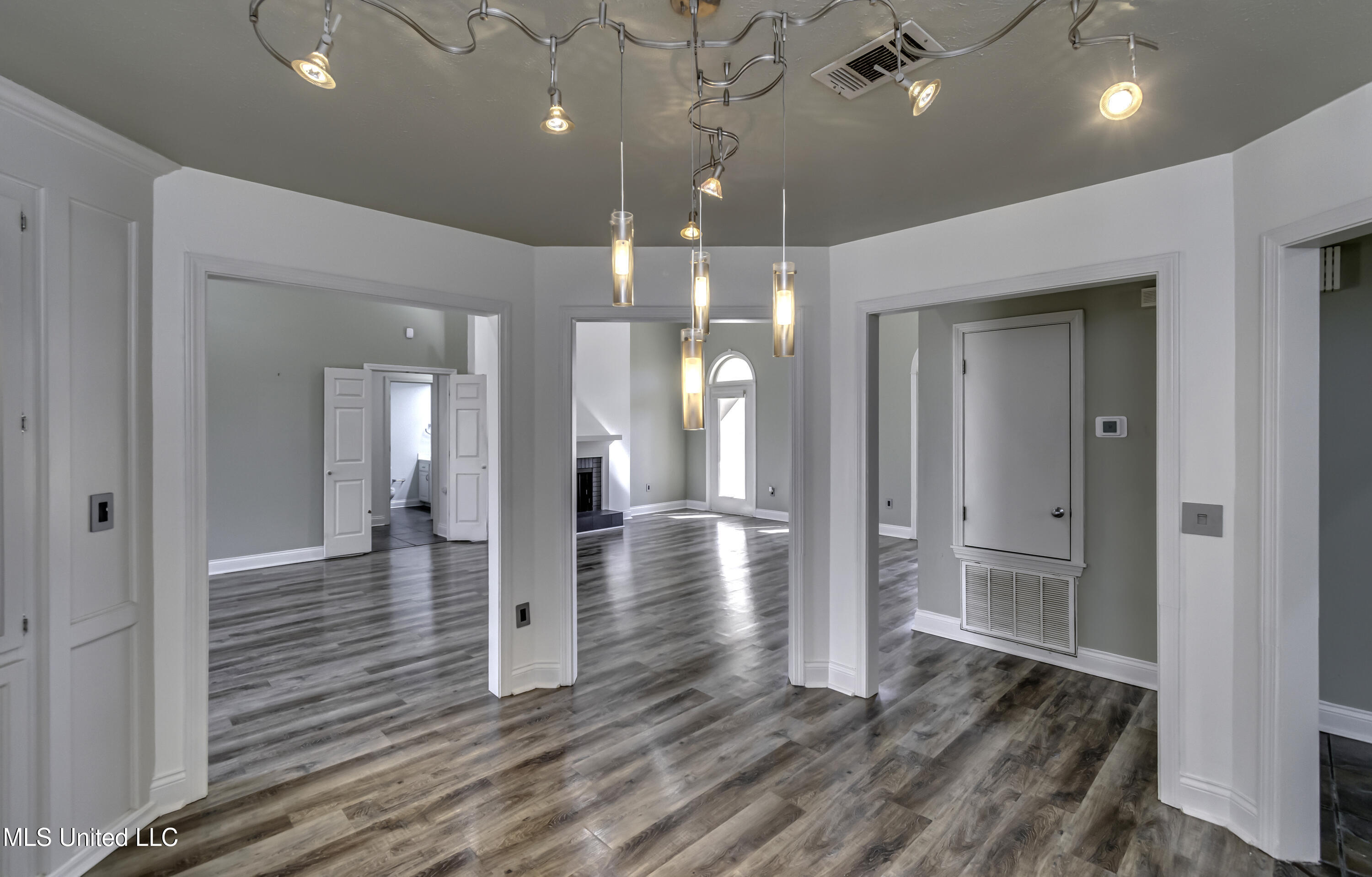 110 Meadowview Drive Brandon, MS 39047 - Photo 18 of 57 110 Meadowview Dr--27