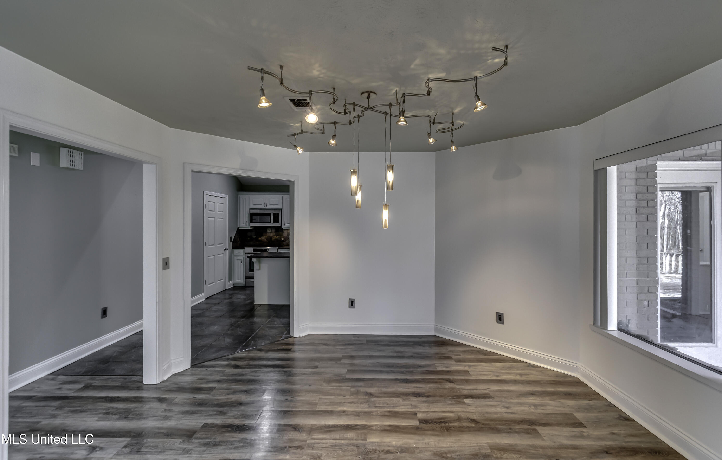 110 Meadowview Drive Brandon, MS 39047 - Photo 20 of 57 110 Meadowview Dr--24