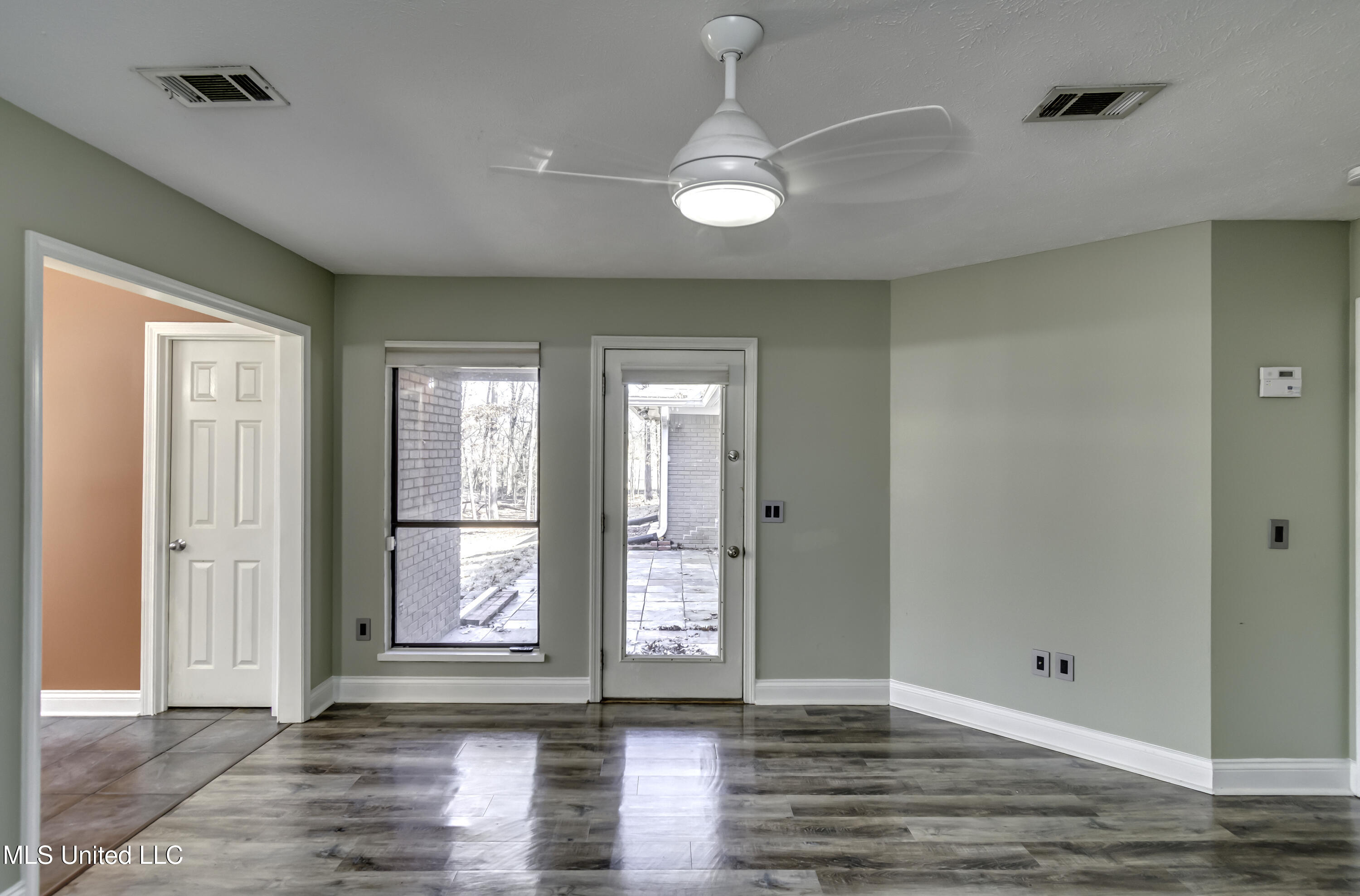 110 Meadowview Drive Brandon, MS 39047 - Photo 23 of 57 110 Meadowview Dr--61