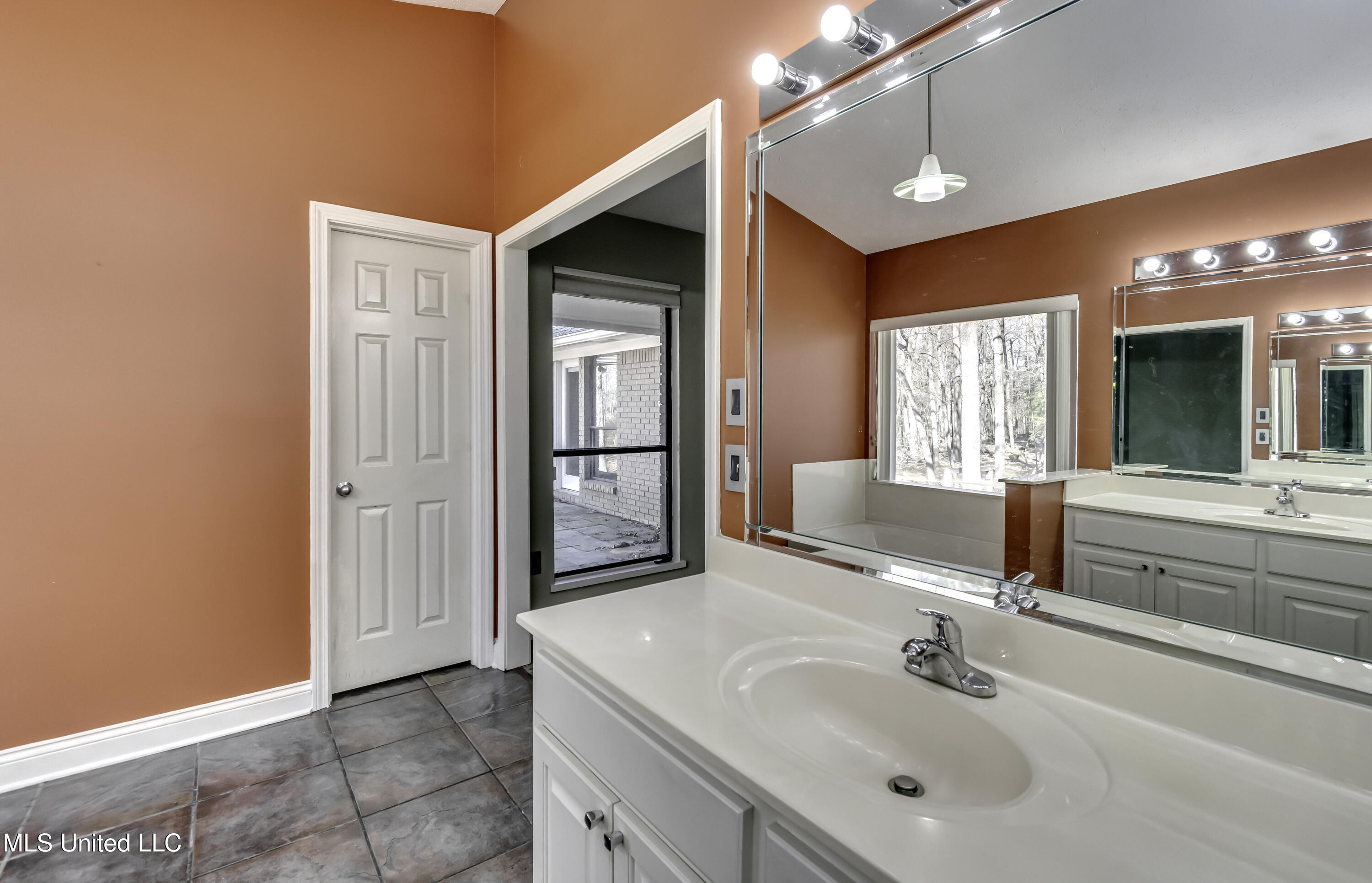 110 Meadowview Drive Brandon, MS 39047 - Photo 30 of 57 110 Meadowview Dr--70