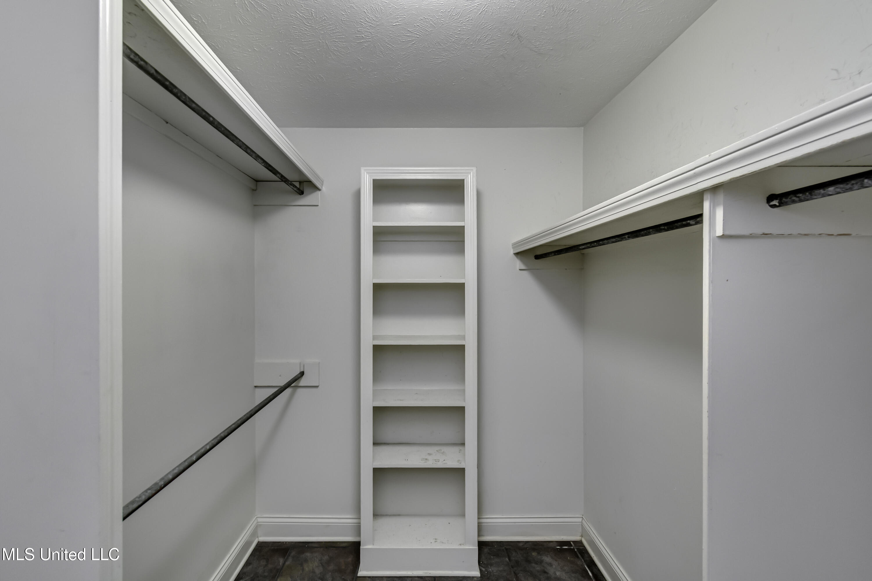 110 Meadowview Drive Brandon, MS 39047 - Photo 31 of 57 110 Meadowview Dr--62