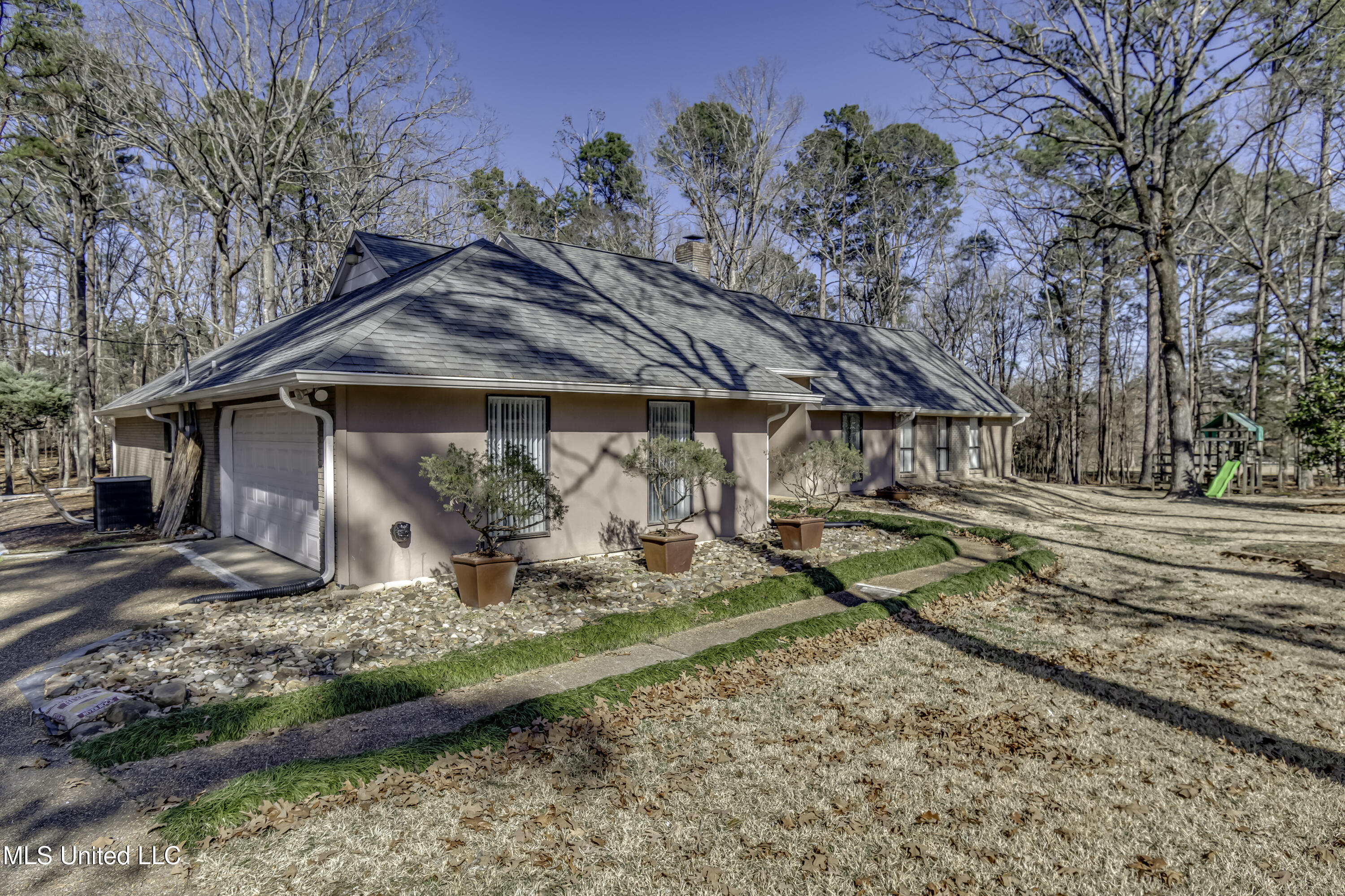 110 Meadowview Drive Brandon, MS 39047 - Photo 5 of 57 110 Meadowview Dr--5