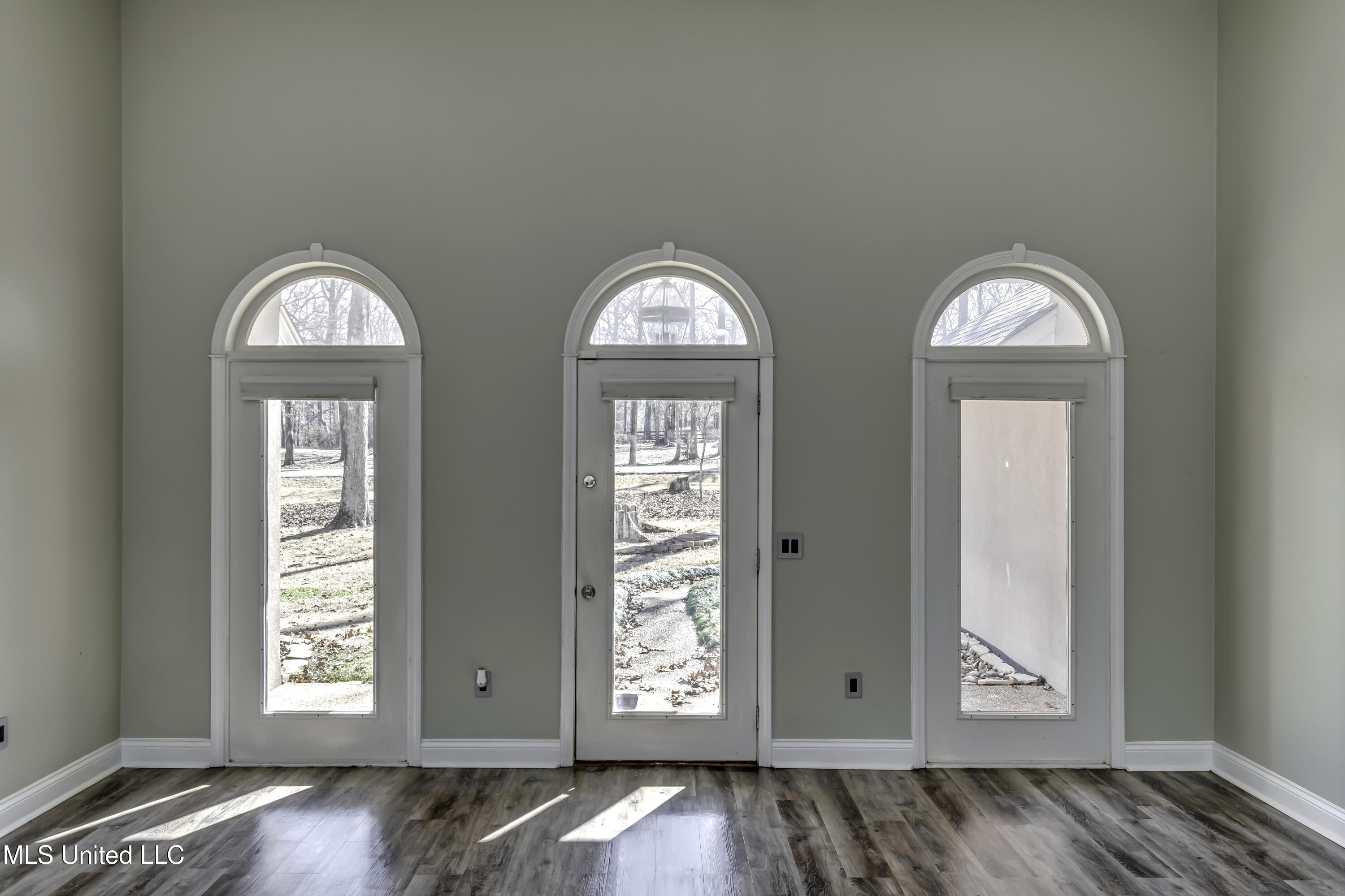 110 Meadowview Drive Brandon, MS 39047 - Photo 7 of 57 110 Meadowview Dr--18