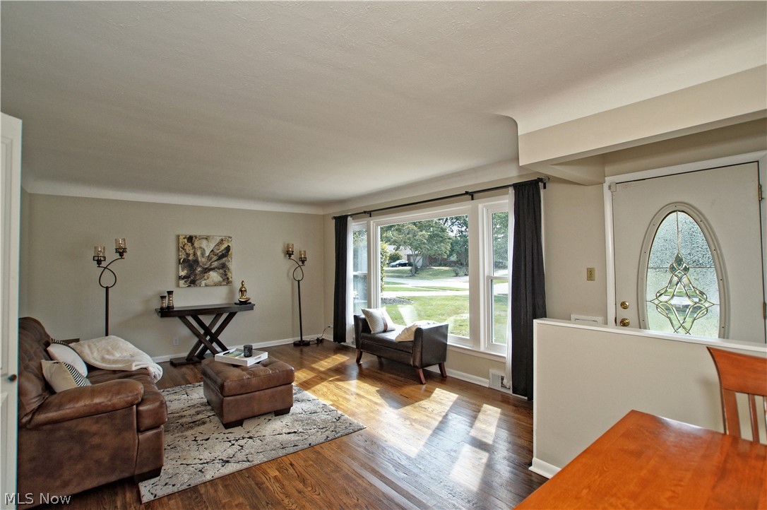4843 North Sedgewick Road Cleveland, OH 44124 - Photo 4 of 31 Gallery Image 4