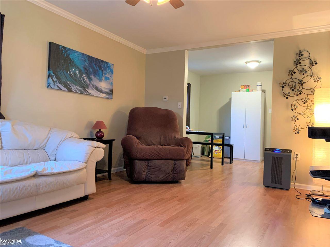 2815 Devondale Road Rochester, MI 48309 - Photo 6 of 19 50040305-5.JPG