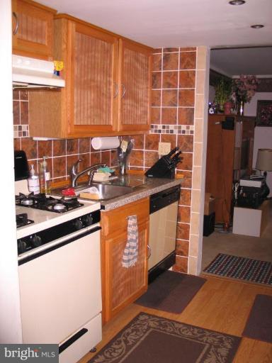 8905 Footed Ridge Columbia, MD 21045 - Photo 4 of 20 Kitchen #3
