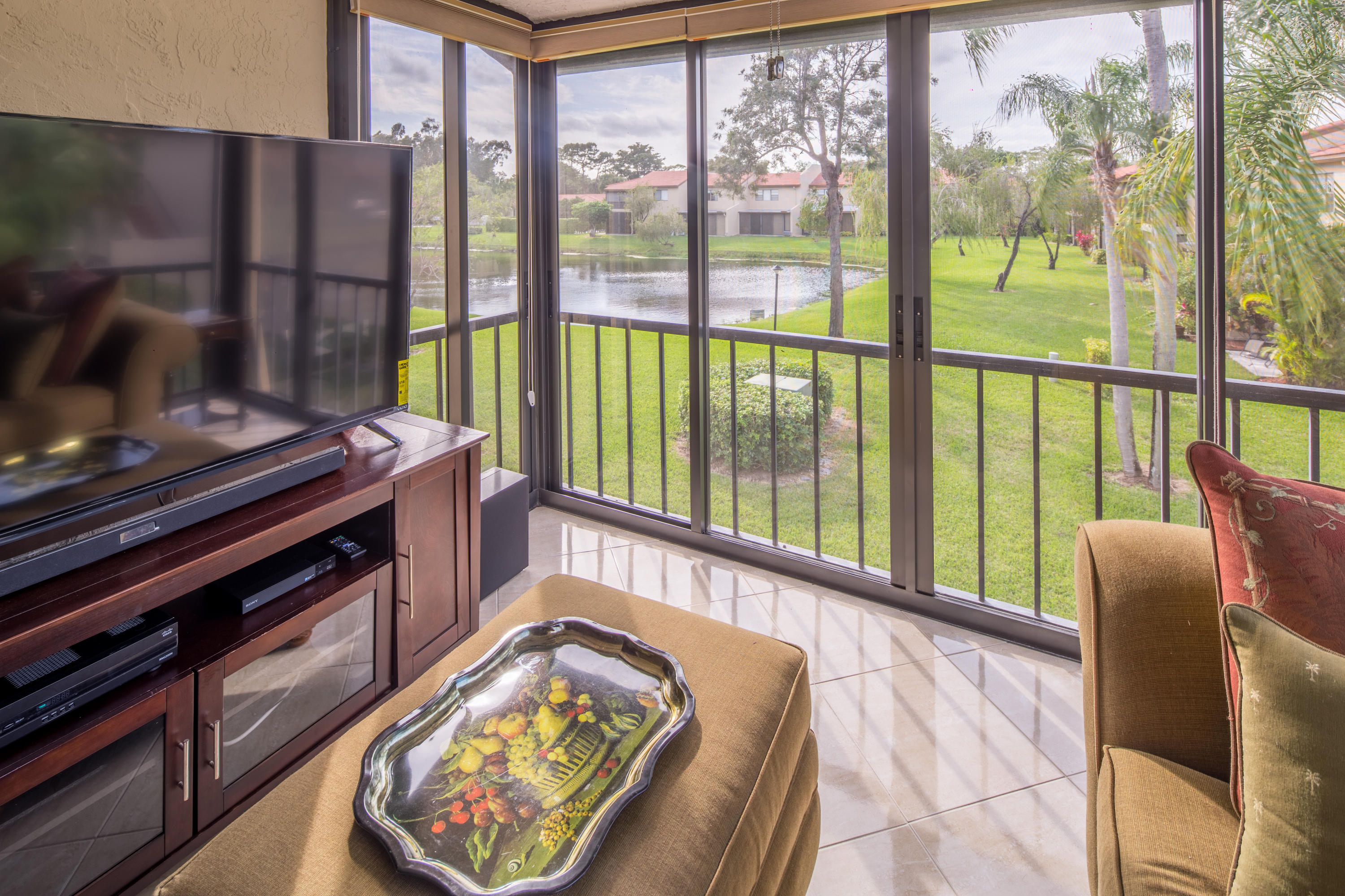 8520 Casa Del Lago, Unit 50F Boca Raton, FL 33433 - Photo 3 of 12 99860026-HDR
