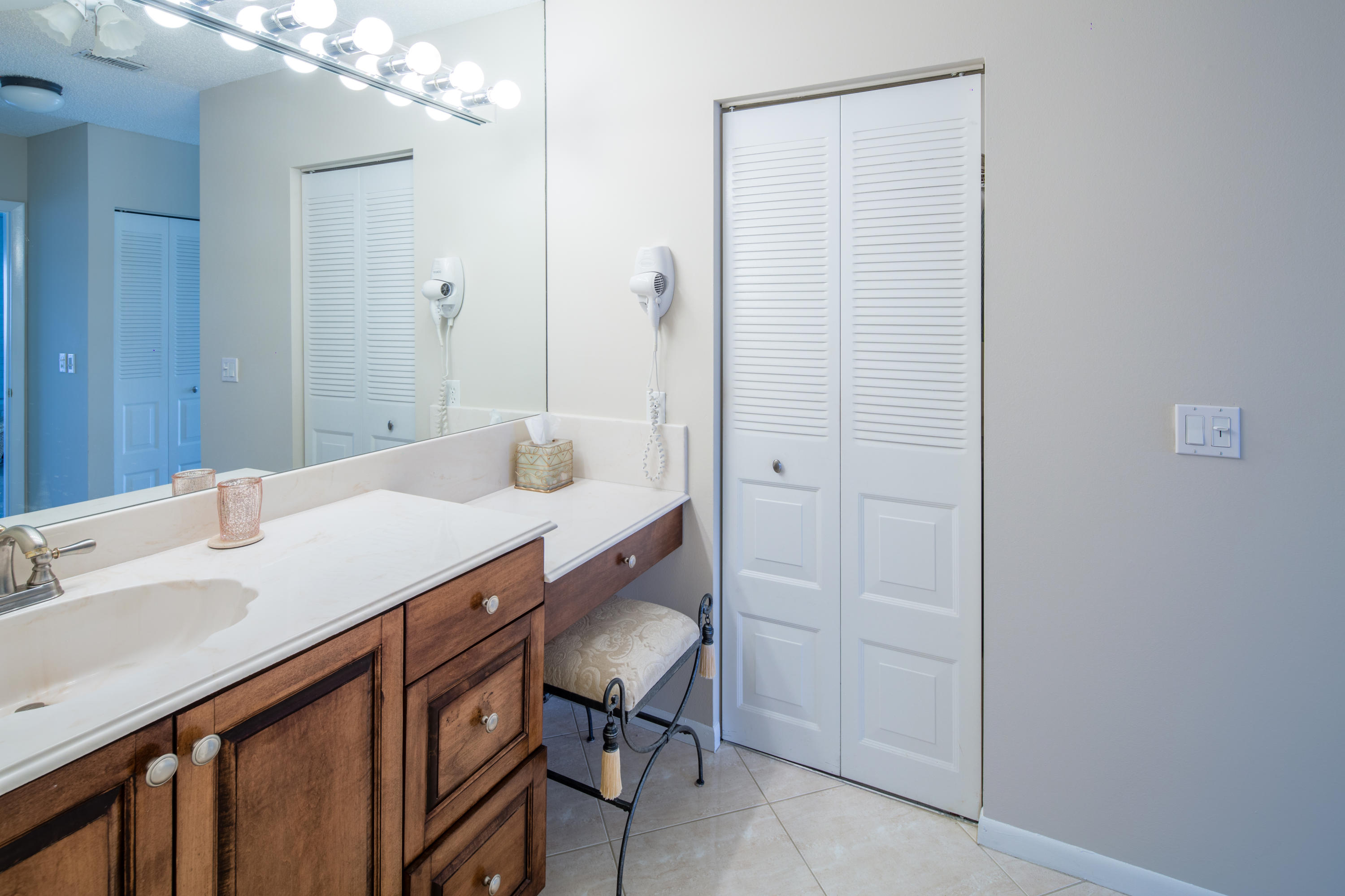 8520 Casa Del Lago, Unit 50F Boca Raton, FL 33433 - Photo 7 of 12 99860012-HDR